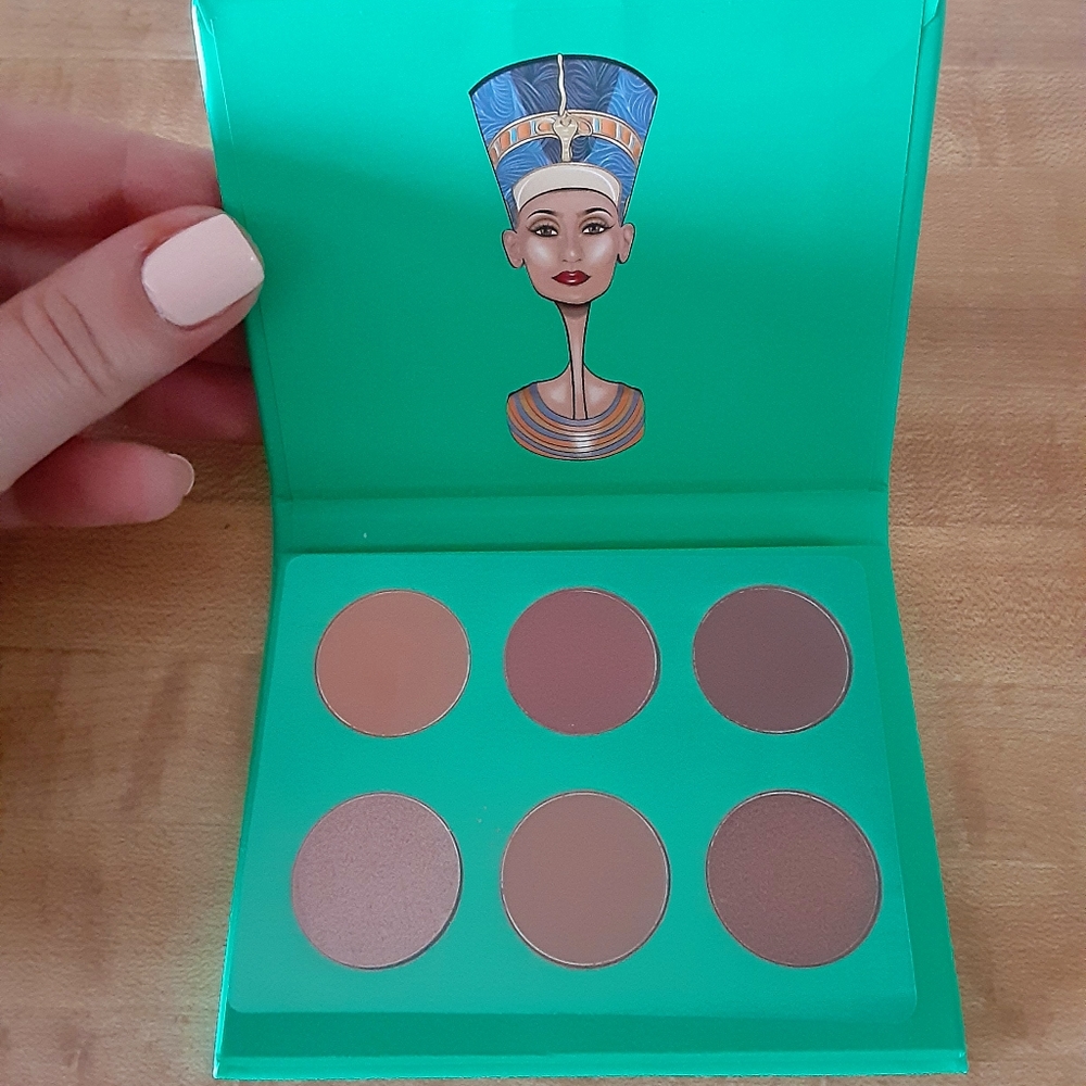 The Nubian by Juvia's eyeshadow palette